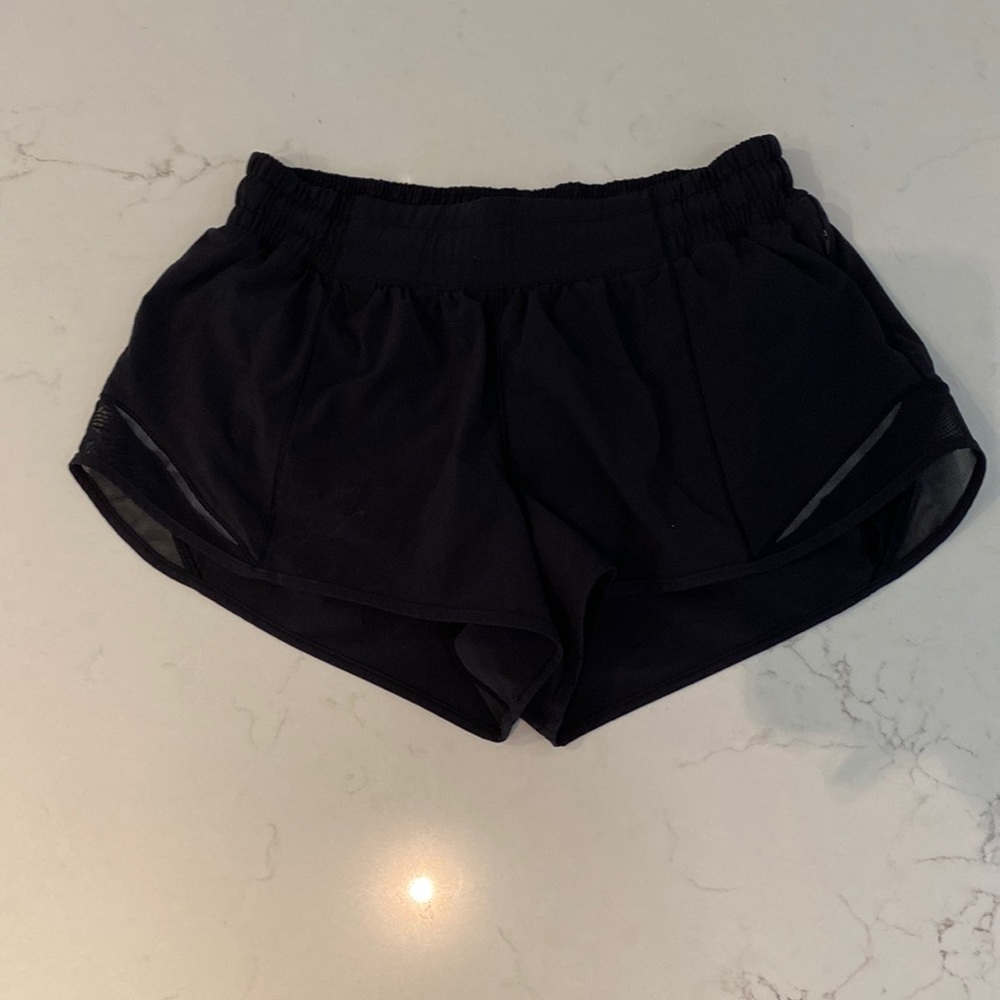 Lululemon Hotty Hot Low-Rise Lined Short 2.5"